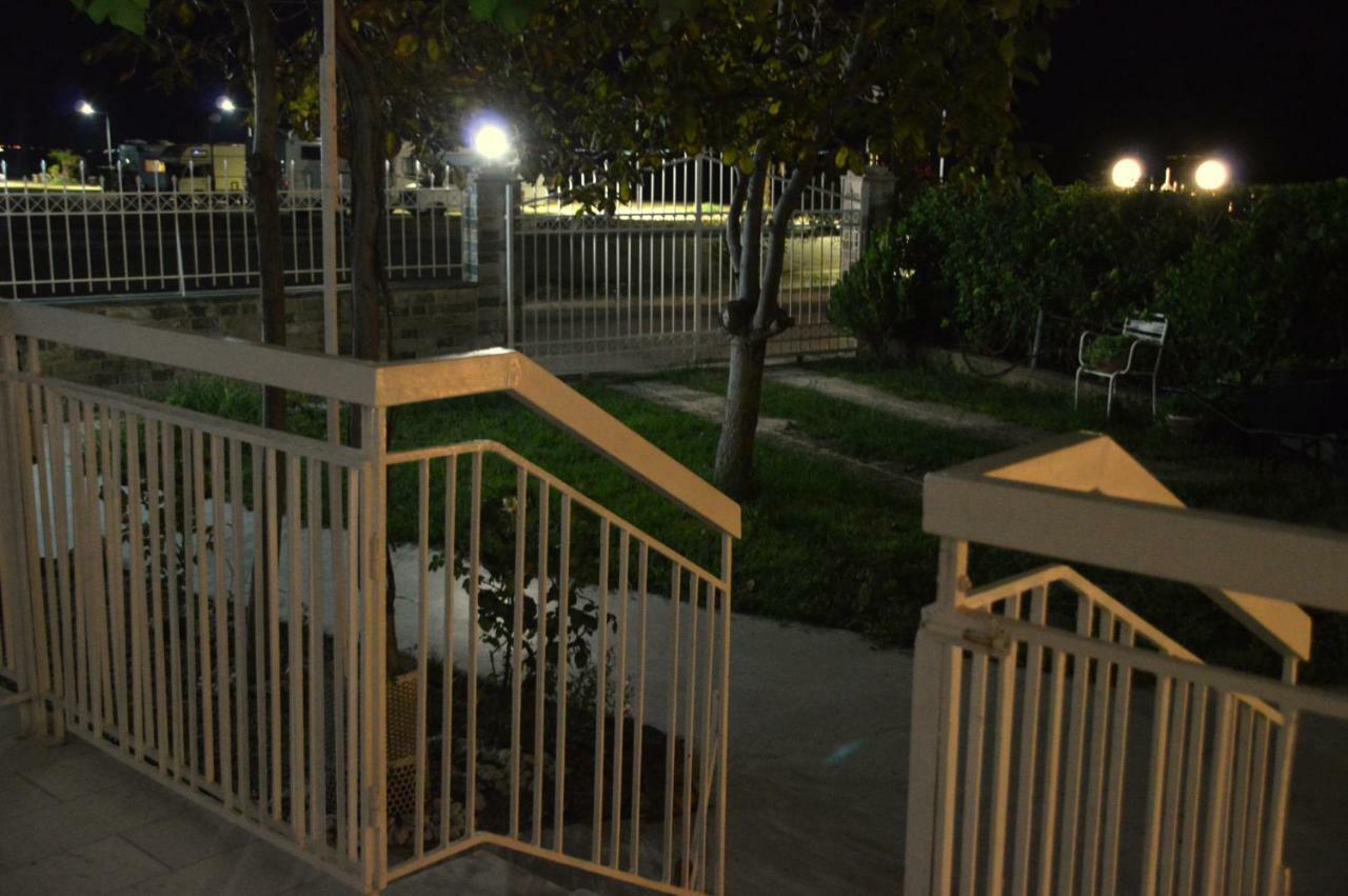Antony Apartments Nea Plagia Dış mekan fotoğraf